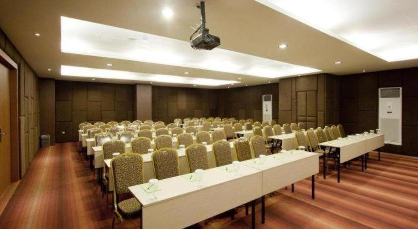 Aswin Hotel And Spa Makassar Dış mekan fotoğraf